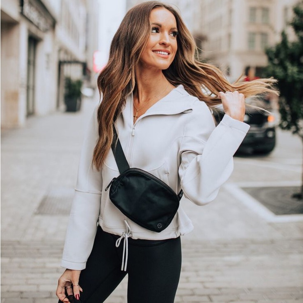 Lululemon Black Everywhere Belt Bag
